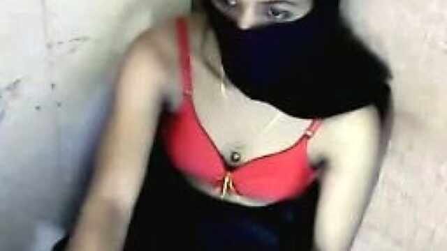 Hiding her face kinky Indian nympho in red bra fingers her ugly pussy