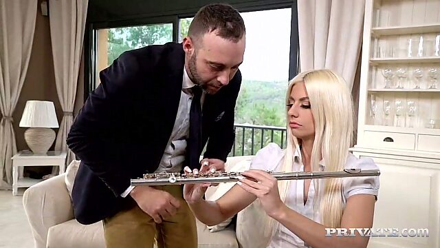 Fabulous blond flutist Jessie Volt shows blowjob master class and gets double penetrated