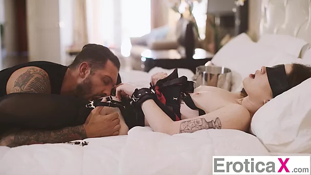 Obedient Evelyn Claire lets her man Quinton James do whatever he wants to her pussy